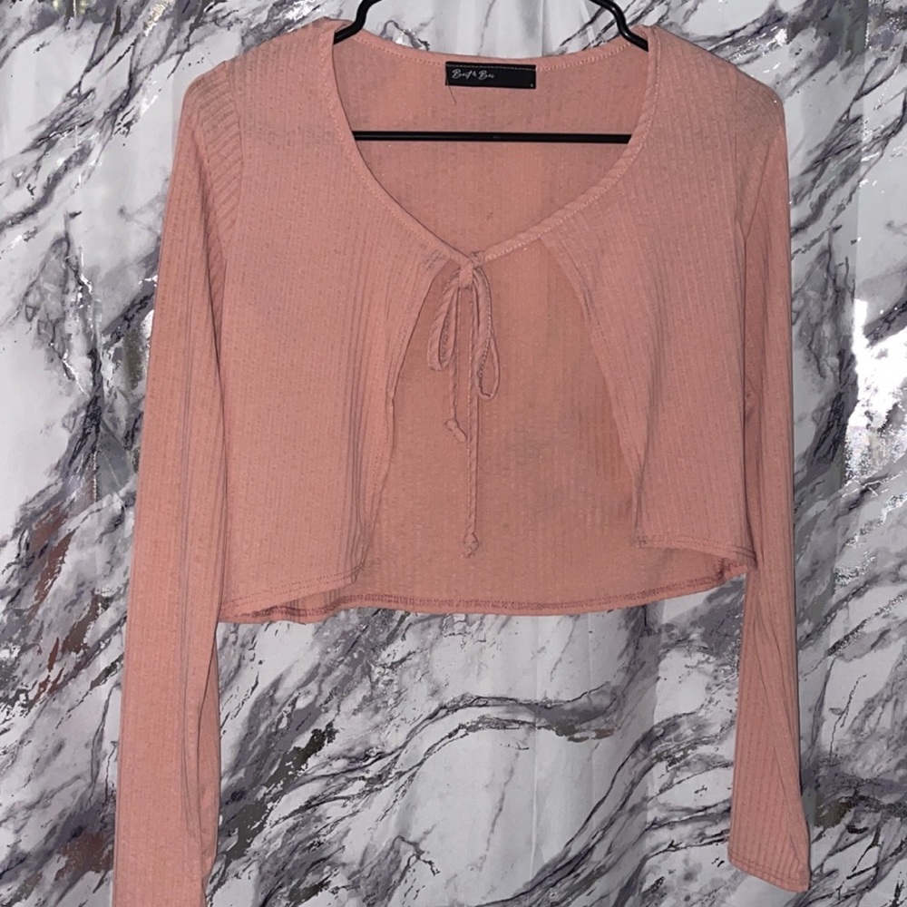 PEACHY PINK CROP LONG-SLEEVE